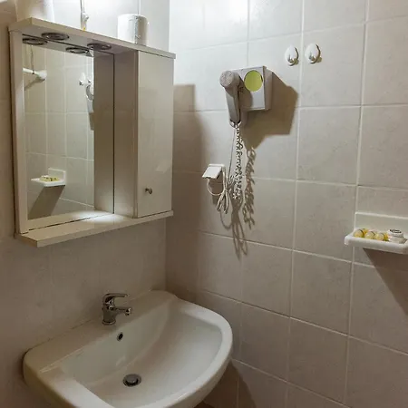 Отель Manis Нимфайон