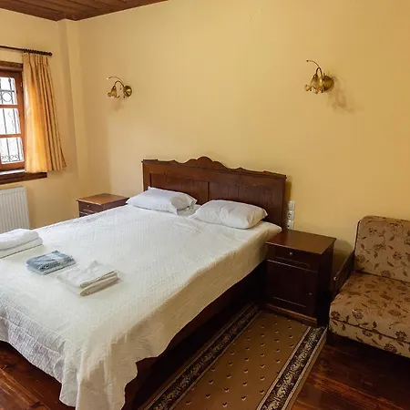 Отель Manis Нимфайон