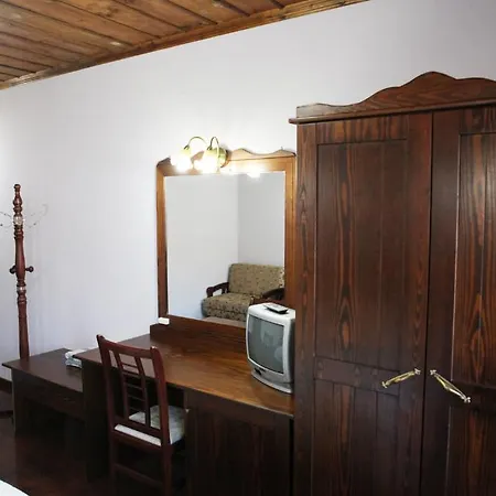 فندق مانيس Nimfaíon